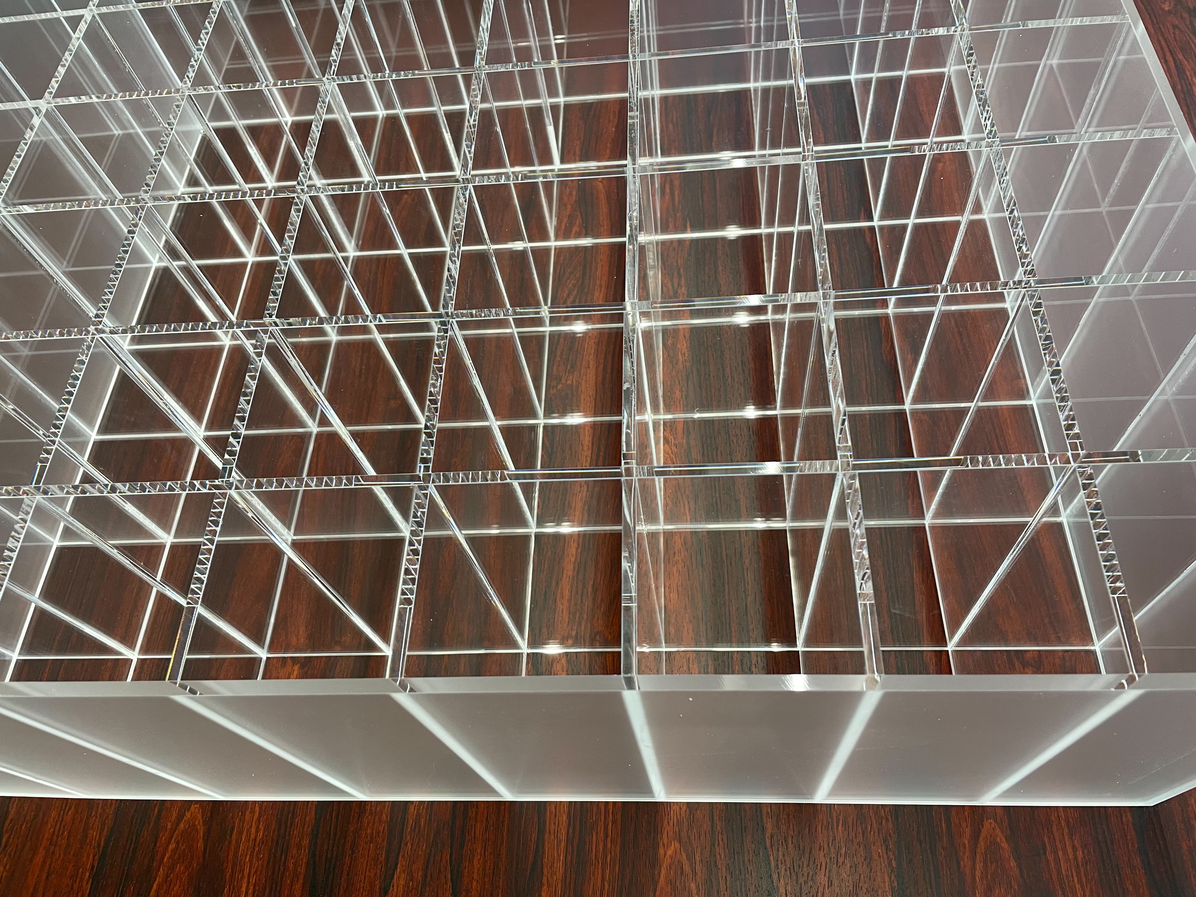 アクリル 毛染液入れ棚.jpg